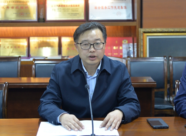盐城市委召开学习中共十九届六中全会精神座谈会 (1).JPG