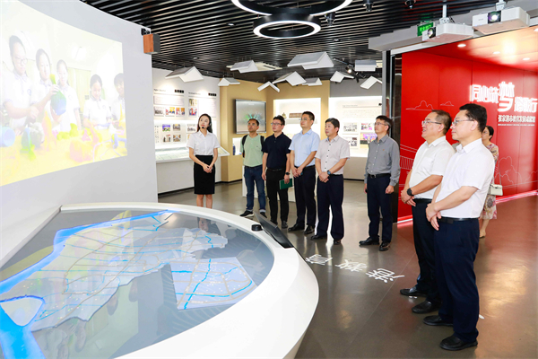 农工党张家港市委会与张家港市教育局开展对口联系活动.jpg