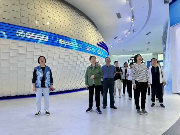 农工党常州市中医医院支部赴泰州中国医药城开展调研活动2.jpg