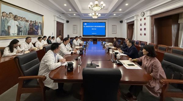 农工党南京市委会与中共南京鼓楼医院党委举行座谈会 (2).jpg