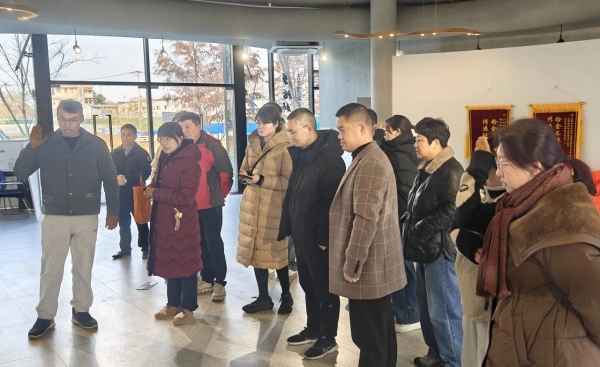 无锡市新吴区多党派联合开展伯渎河生态环境调研.jpg