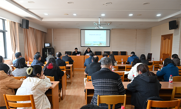 农工党常熟市委会举办“DeepSeek使用交流”专题培训 (3).png