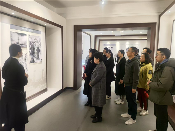 赓续先烈精神，共绘履职新篇——宁甬两地农工党基层组织联合开展邓演达烈士墓拜谒活动（2）.jpg