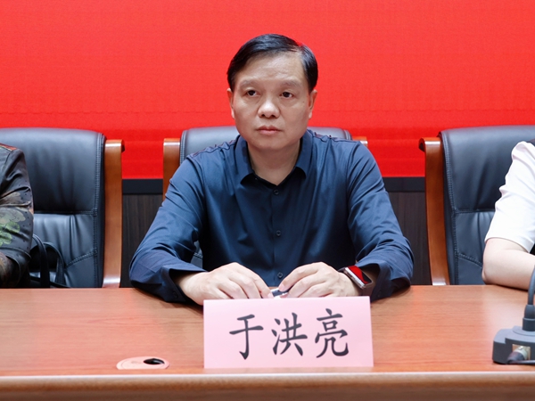 3于洪亮部长.jpg