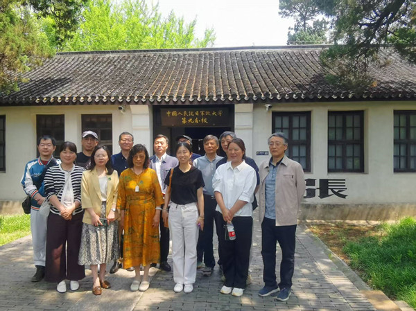 【主题教育进行时】南通市三院支部组织党员参观抗大九分校 (2).jpg
