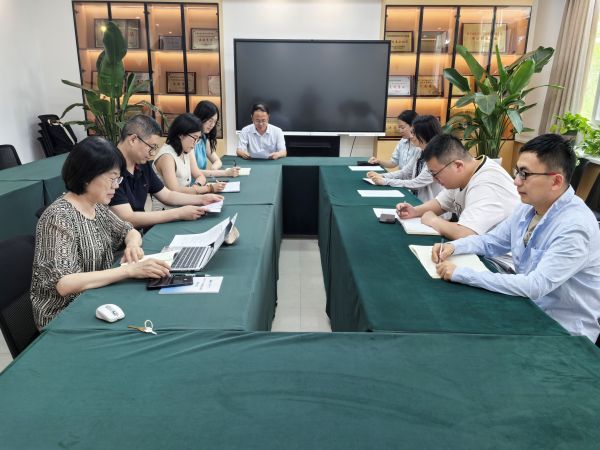 2025年5月22日南京中医药大学在职支部召开专题学习暨年度工作推进会1.jpg