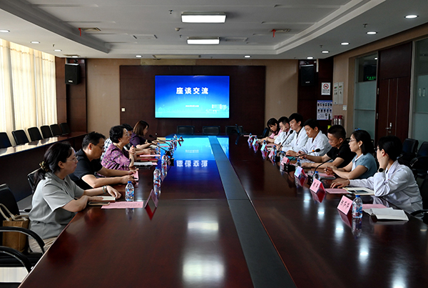 农工党常熟市委会组织赴张家港开展课题调研 (2).jpg